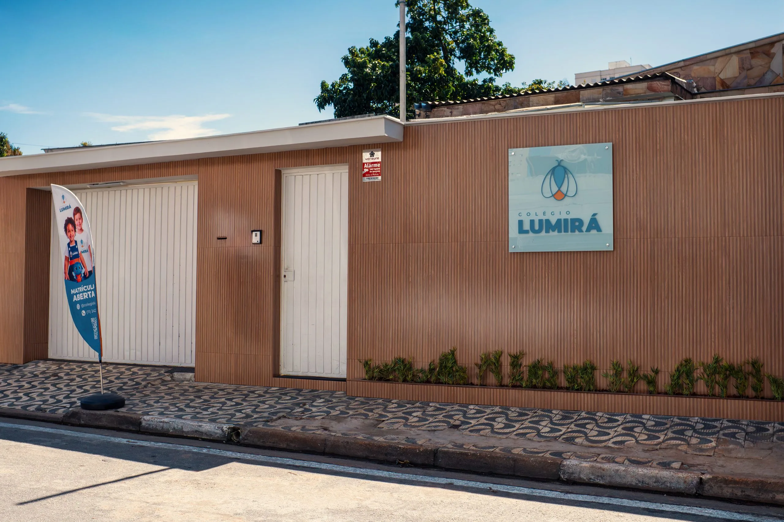 Fachada do Colégio Lumirá, berçário e educação infantil na Vila Augusta, Guarulhos