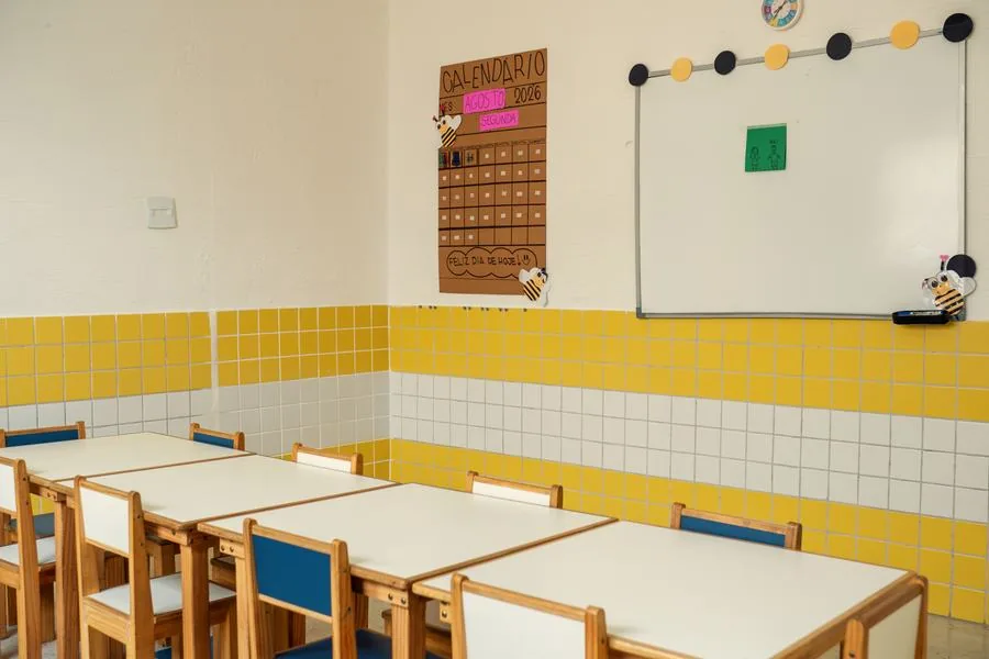 Rotina visual. Calendário e combinados da turma na parede